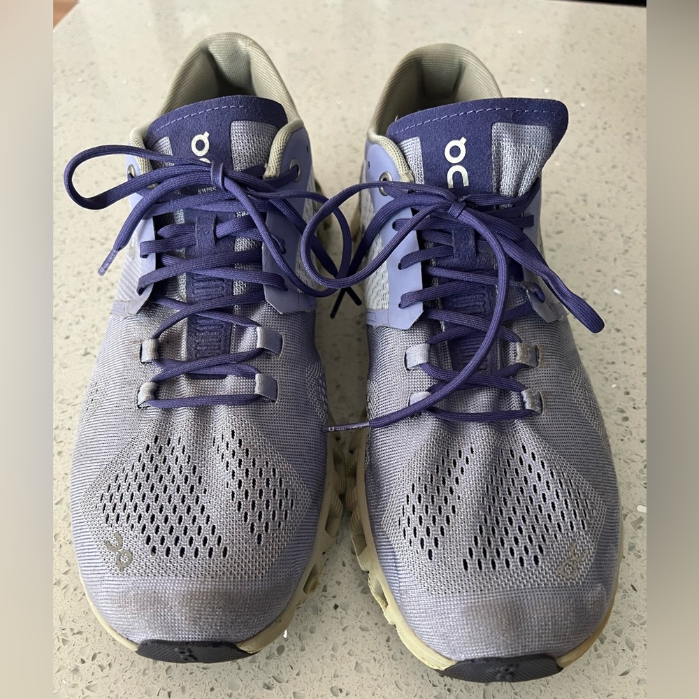 On cloud sneakers mallow